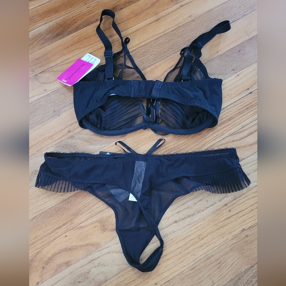 Passionate by Chantelle Bra & Panty Set Size 32DDD & Medium Black NWT - Picture 2 of 10